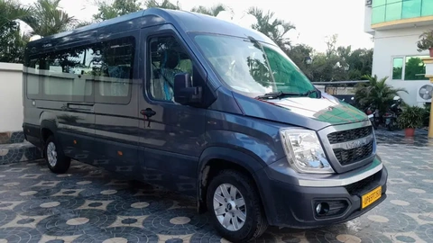 Xe FORCE URBANIA 17 Chỗ