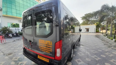 Xe FORCE URBANIA 17 Chỗ