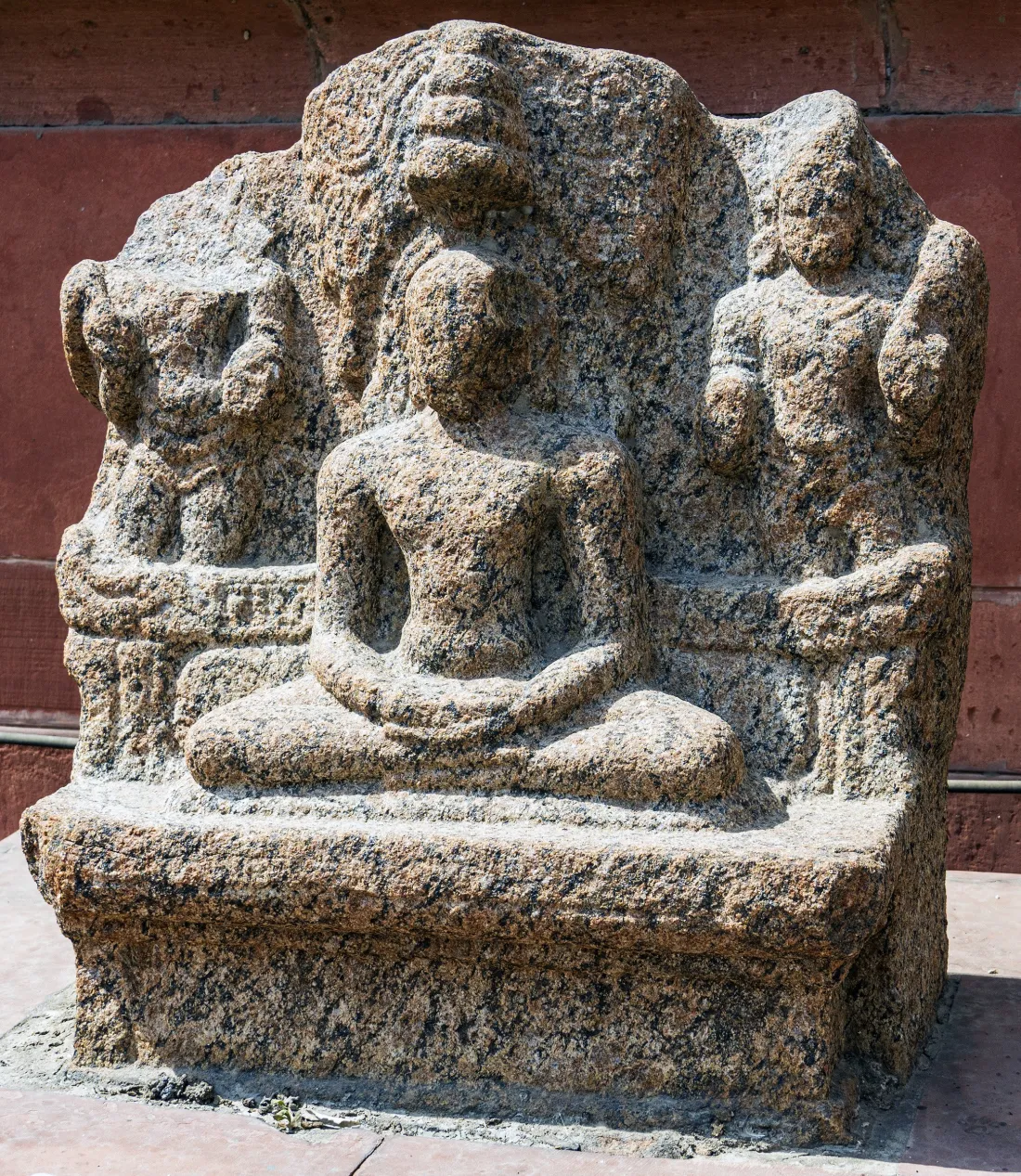 Tượng Tirthankara trong trạng thái thiền định sâu