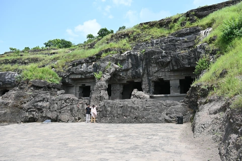 Hang số 17