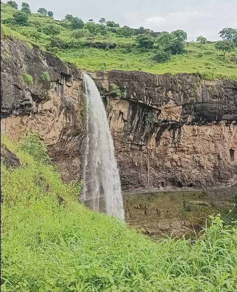 Hang số 28