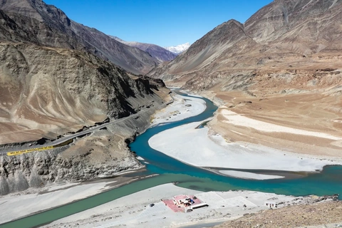 HỢP LƯU GIỮA SÔNG INDUS & ZANSKAR