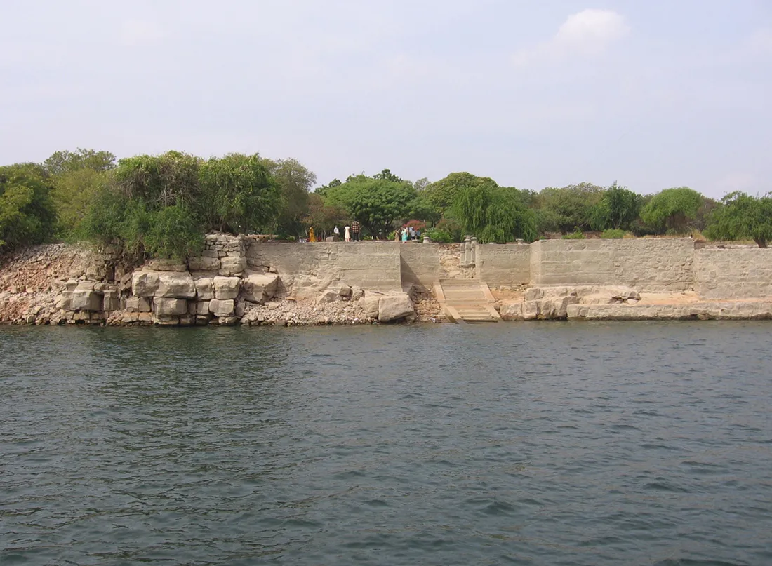 Bến tàu lên đảo Long Thọ
