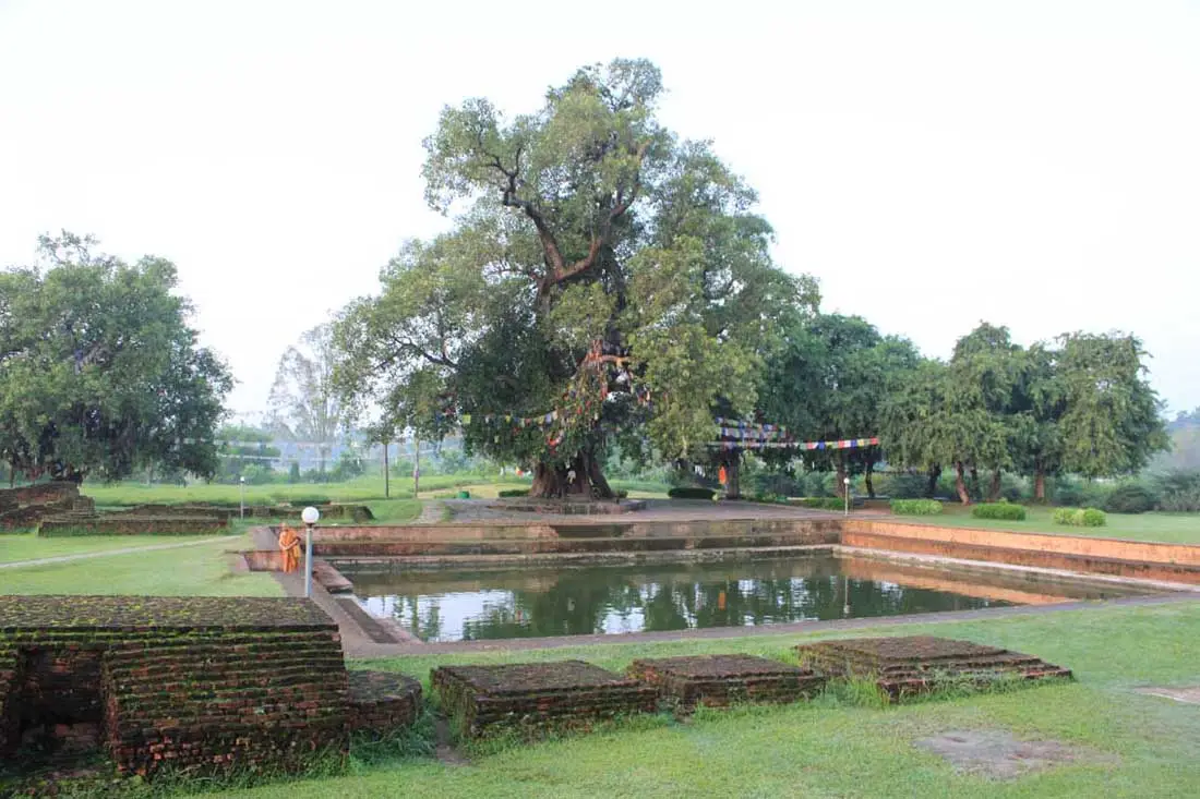 Hồ nước thiêng