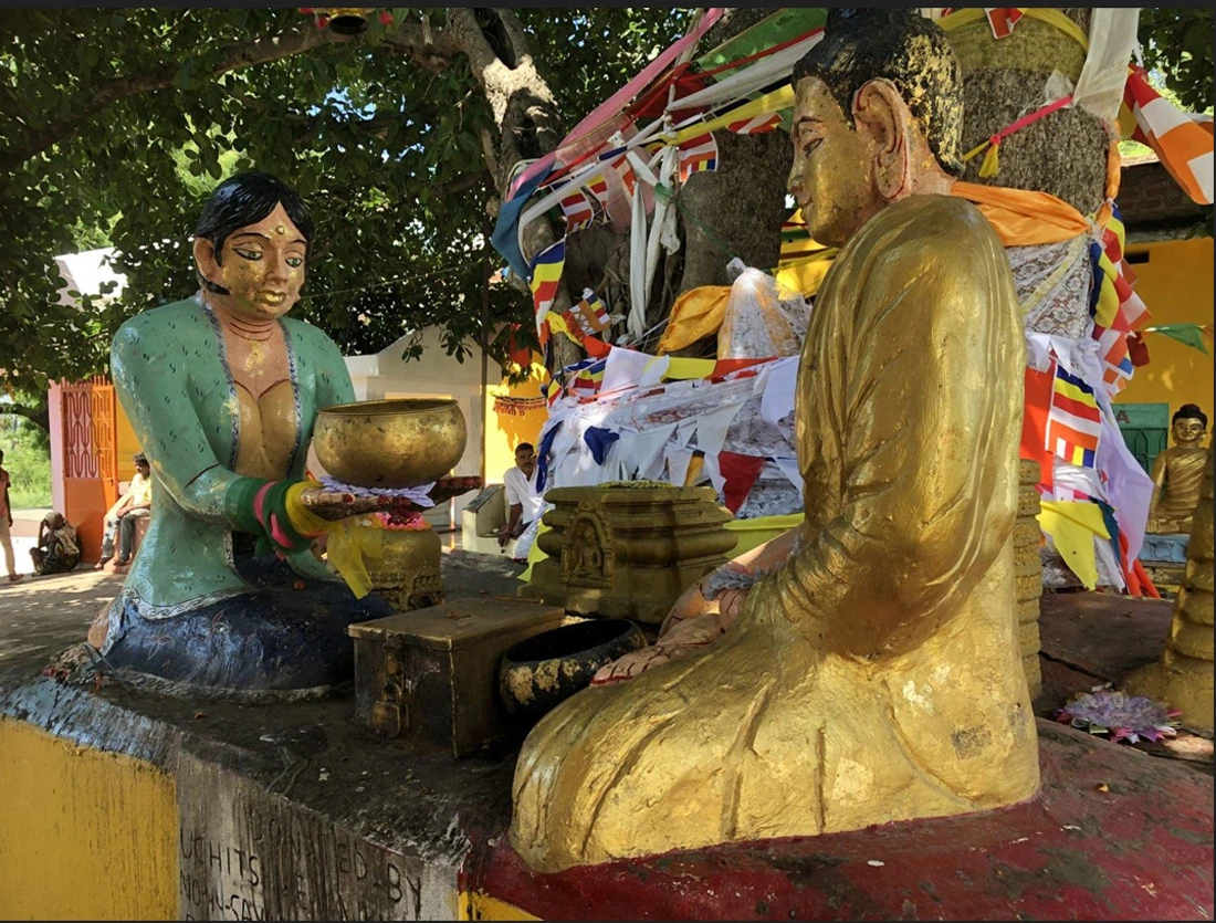 Mục nữ dâng sữa Sujata cúng dường bát cháo sữa cho Thái tử đang suy kiệt